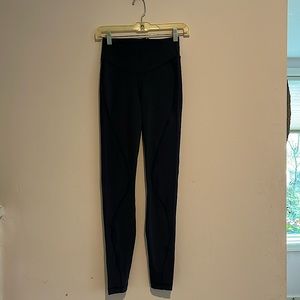 Blue Lululemon leggings with zipper in back- size 6